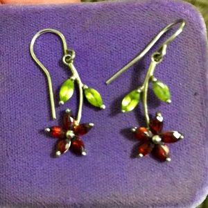 Peridot and garnet flower earrings